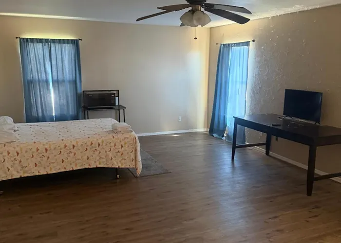 West Master Bennet Homestay